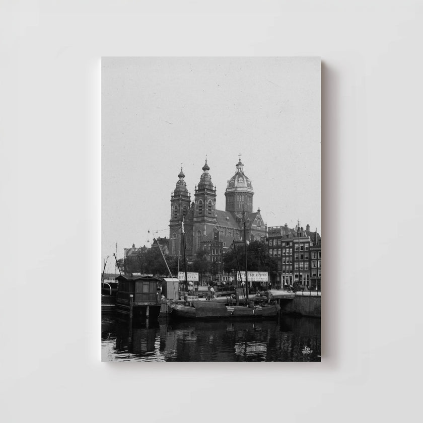 Basiliek van de Heilige Nicolaas aan de Prins Hendrikkade. Foto art