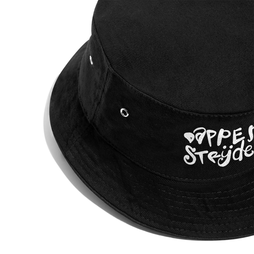 Dappere Strijders witte letter. Vissershoed - zwart