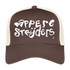 Dappere Strijders. Witte letters. Trucker Cap - bruin/beige