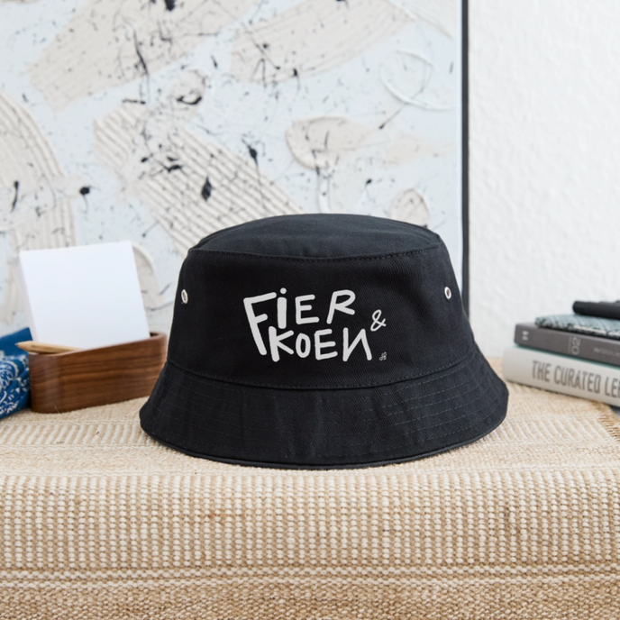 Fier & Koen. Witte letters Vissershoed - zwart