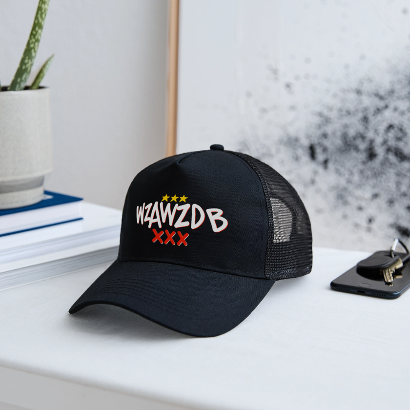 WZAWZDB. Witte letters. Trucker Cap - zwart/zwart