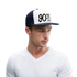 90 minuten lang. Zwarte letters. Trucker Cap - wit/navy