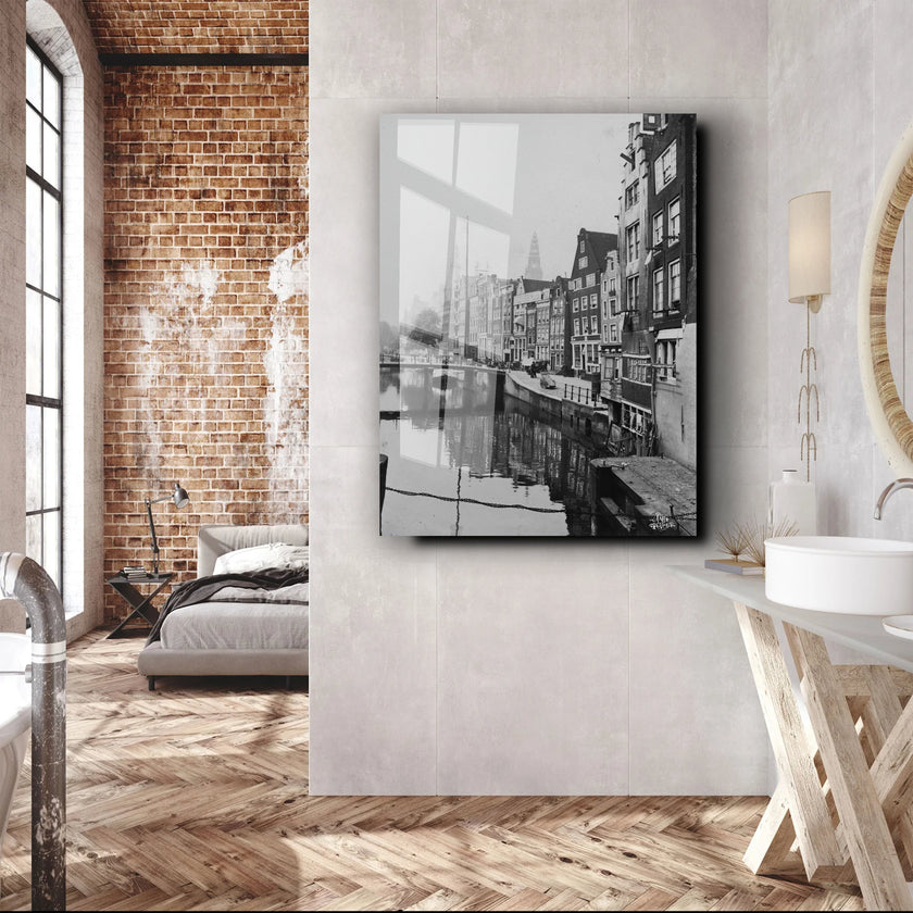 Oudezijds Voorburgwal, gezien vanaf de Zeedijk. Foto art