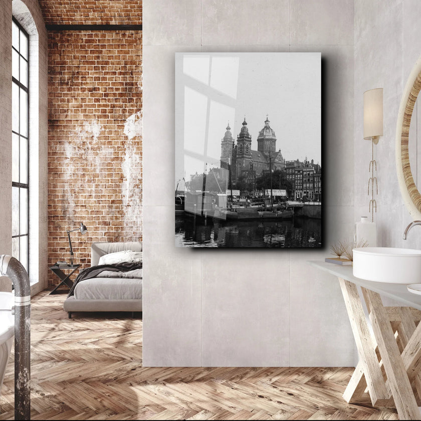 Basiliek van de Heilige Nicolaas aan de Prins Hendrikkade. Foto art