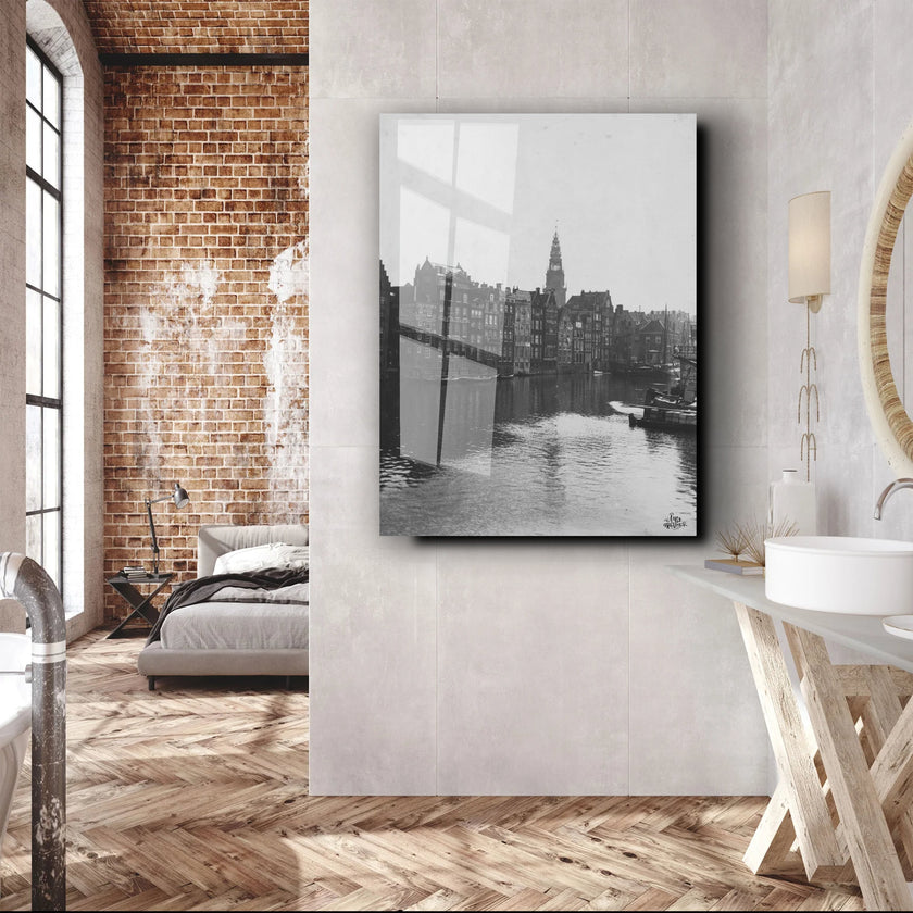 Oostzijde van het Damrak. Foto art