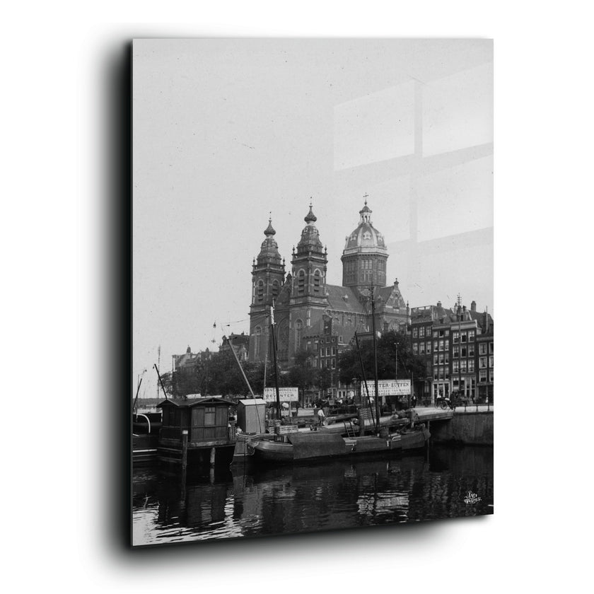 Basiliek van de Heilige Nicolaas aan de Prins Hendrikkade. Foto art