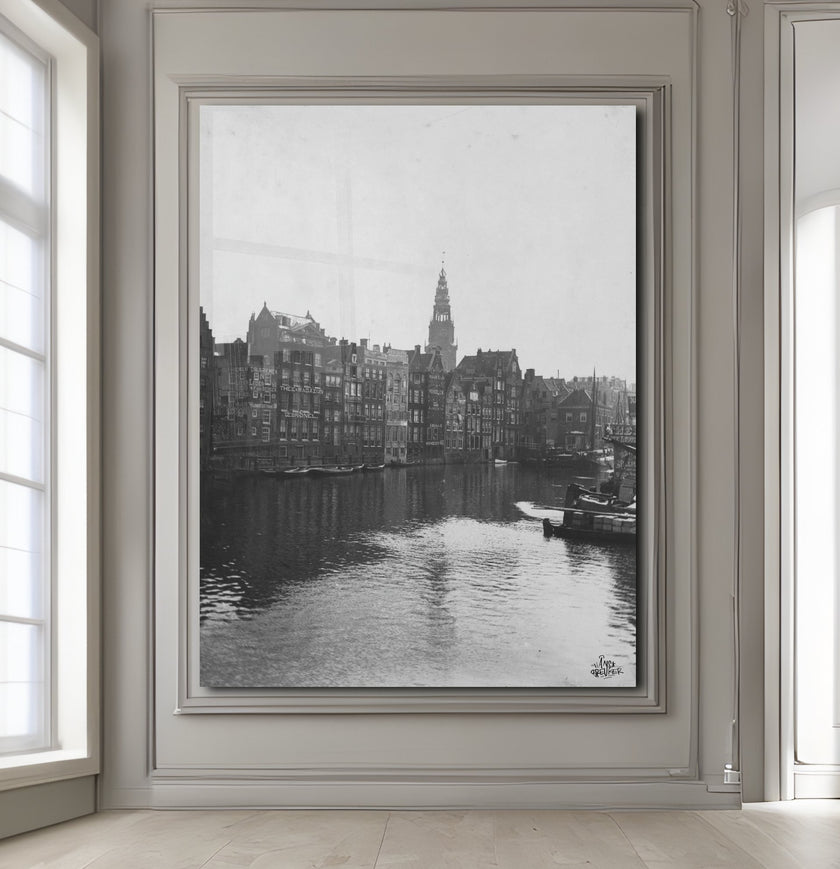 Oostzijde van het Damrak. Foto art