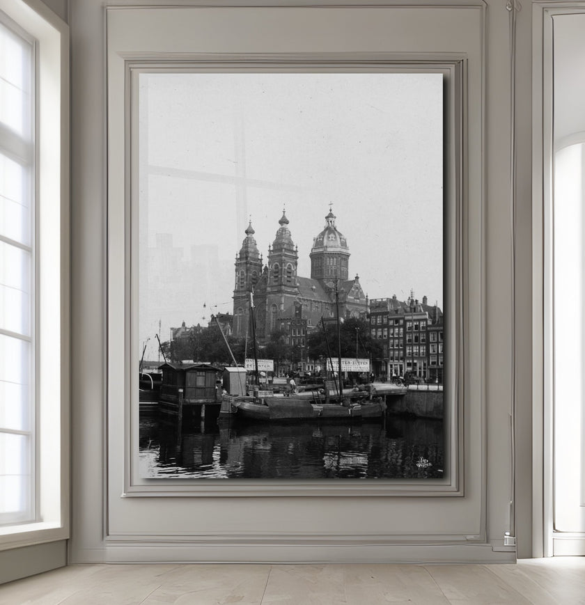 Basiliek van de Heilige Nicolaas aan de Prins Hendrikkade. Foto art