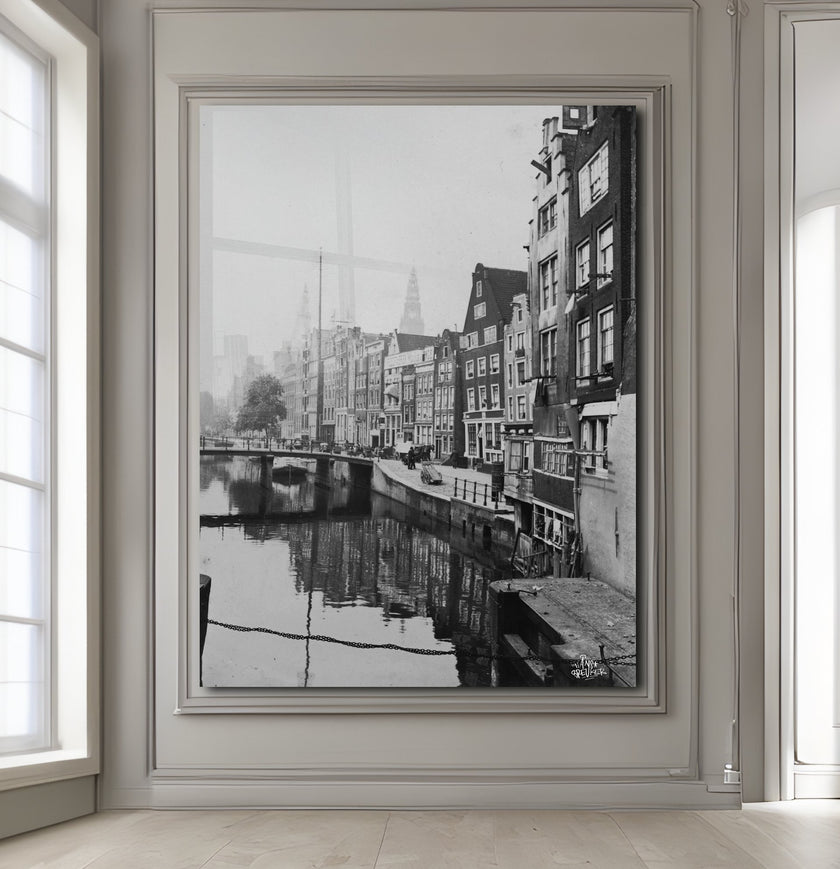Oudezijds Voorburgwal, gezien vanaf de Zeedijk. Foto art