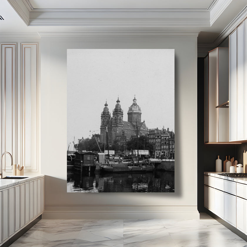 Basiliek van de Heilige Nicolaas aan de Prins Hendrikkade. Foto art